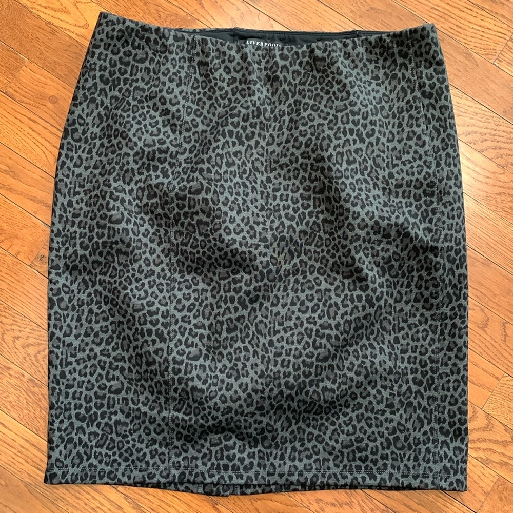 Liverpool leopard print Bia Knit Pencil skirt. Women’s 20W. Grey/black.